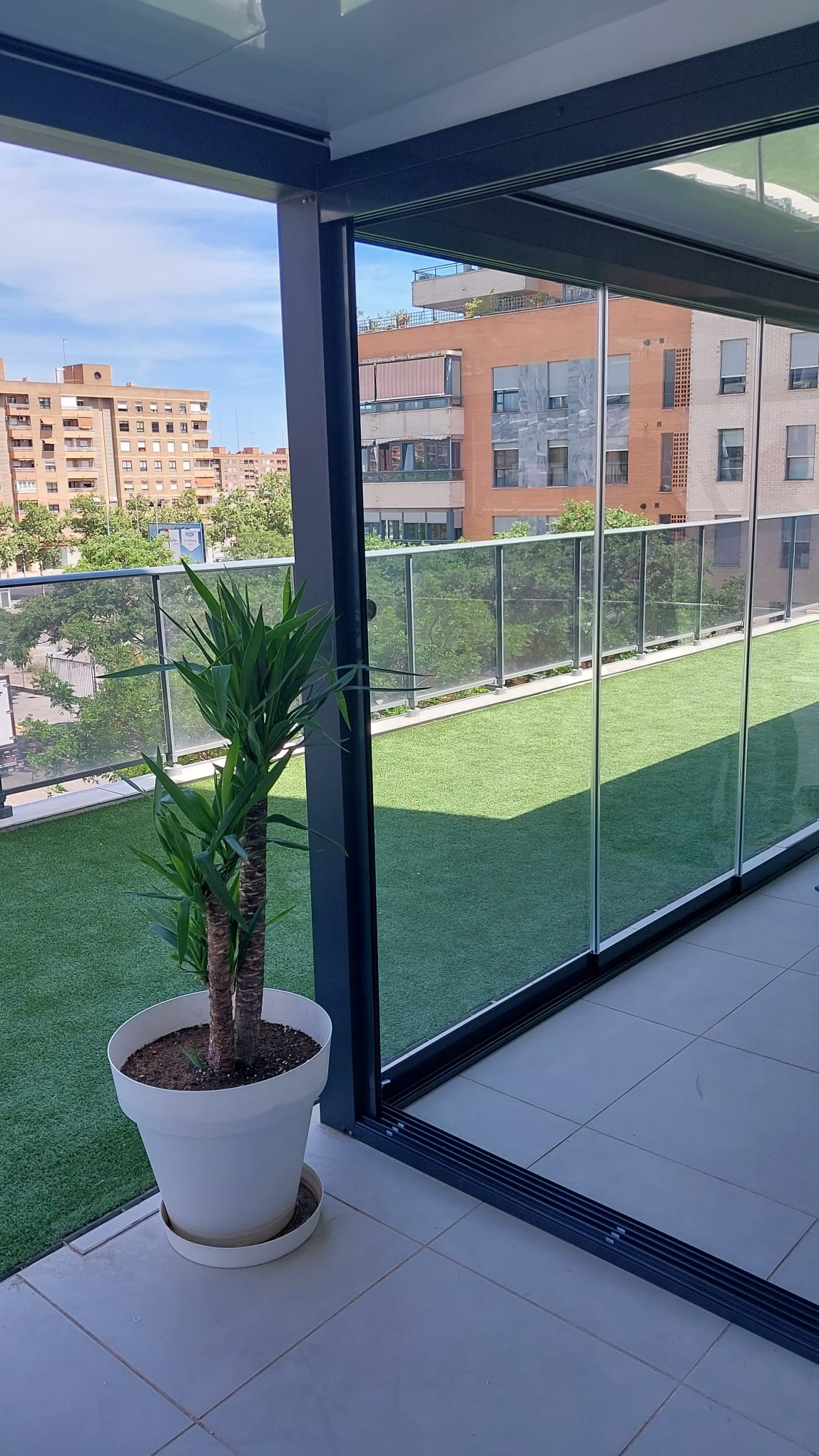 Cortinas de Cristal en Valencia | Instalación y venta