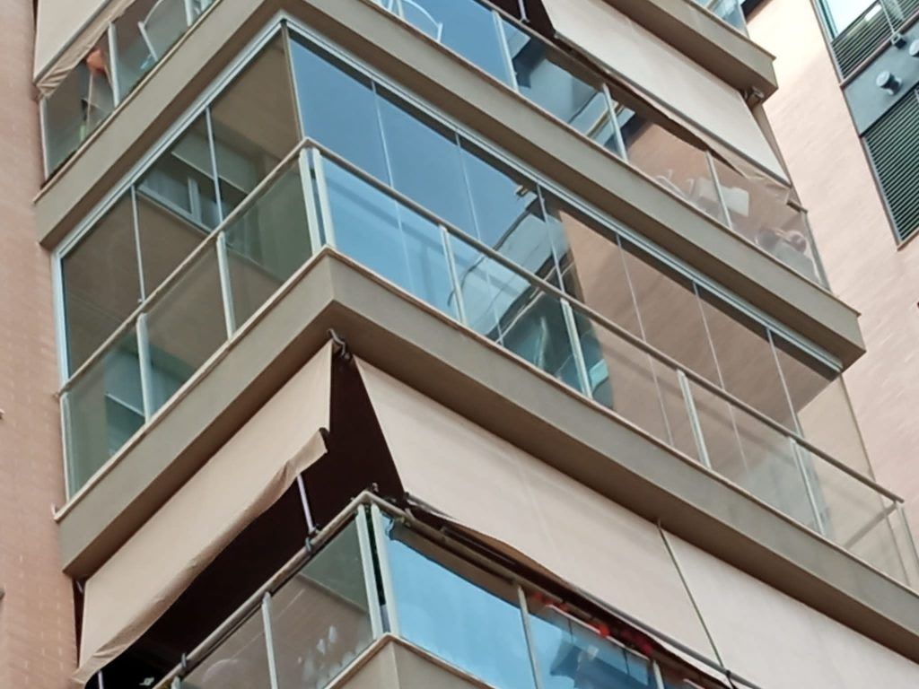 Cortinas de Cristal para Balcones y Porches