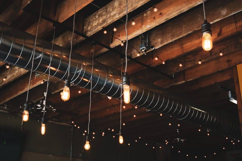 C&oacute;mo decorar techos para transformar tu hogar o negocio.
