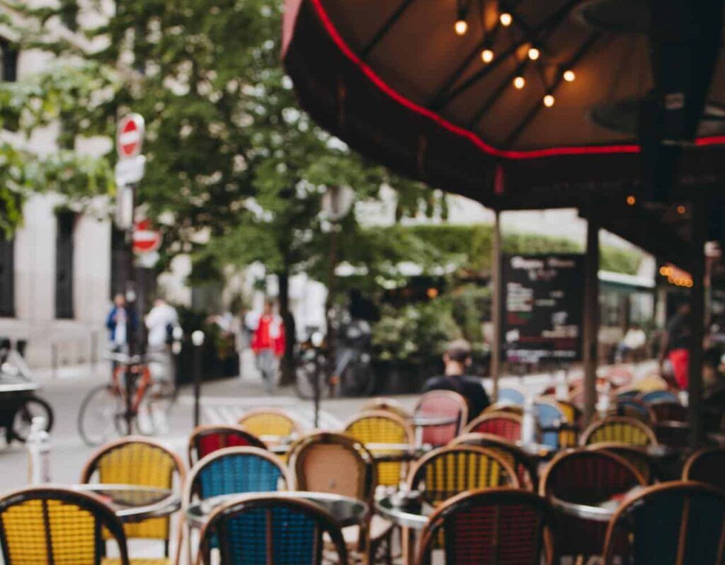 Opciones en techos m&oacute;viles para restaurantes y negocios