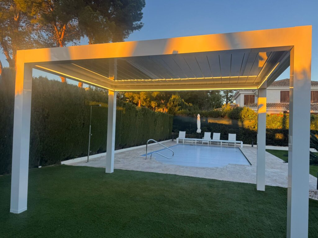 Pérgola Bioclimática con Iluminación LED